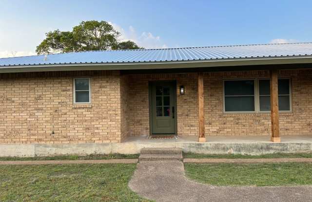 1009 Oakridge Ln photos photos