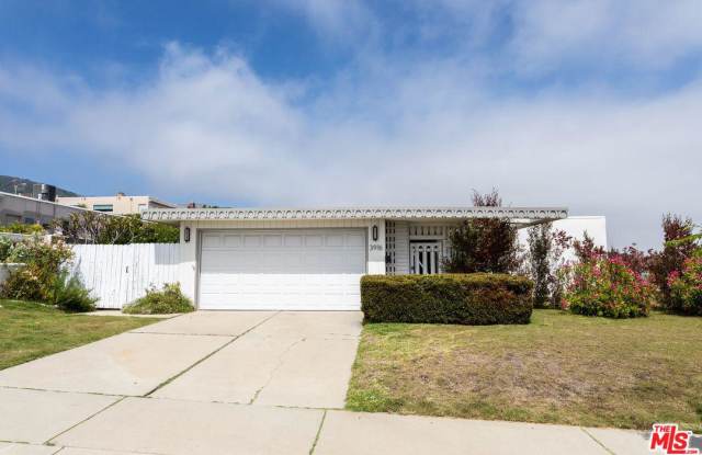 3916 CASTLEROCK Road Gallery 2