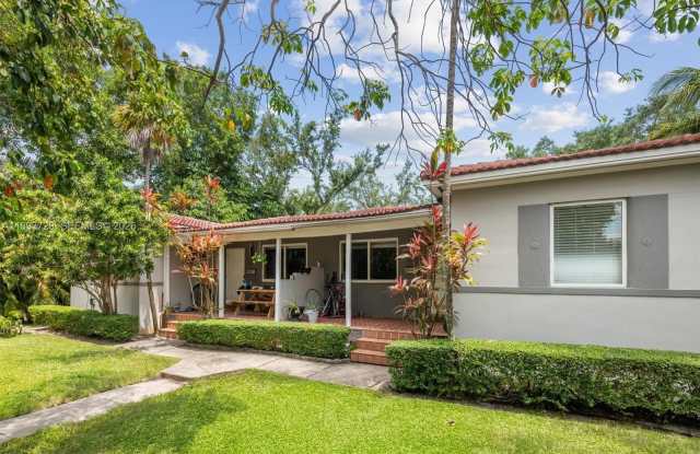 11105 NE 9th Ave photos photos