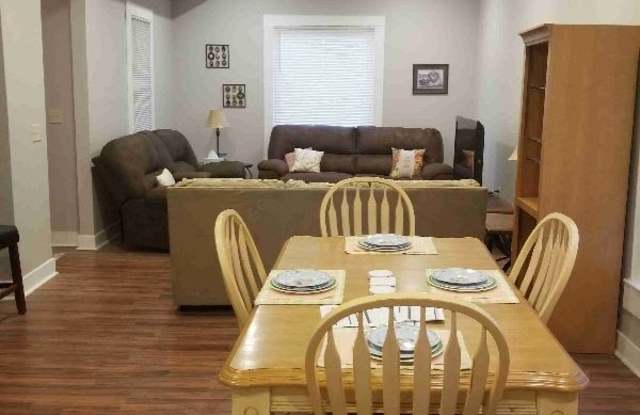 3311 E 19th St - 3311 East 19th Street, Kansas City, MO 64127