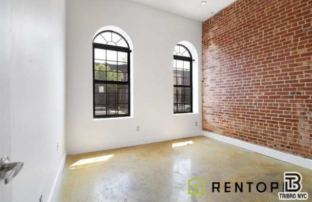 753 Lexington Avenue Gallery 2