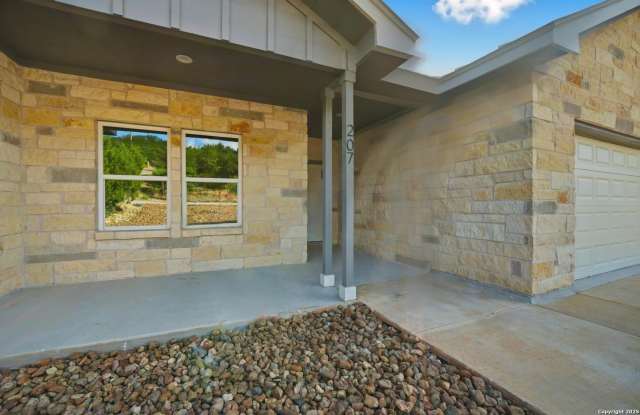 207 DEER OAKS DR Gallery 2