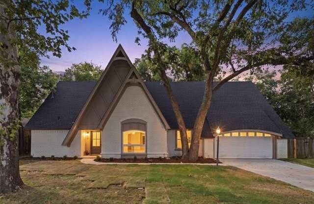 3114 E 78th Place Gallery 1