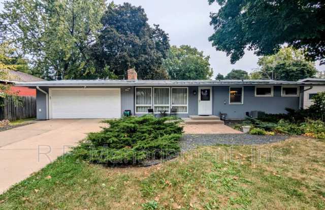 3030 Asbury St - 3030 Asbury Street, Roseville, MN 55113