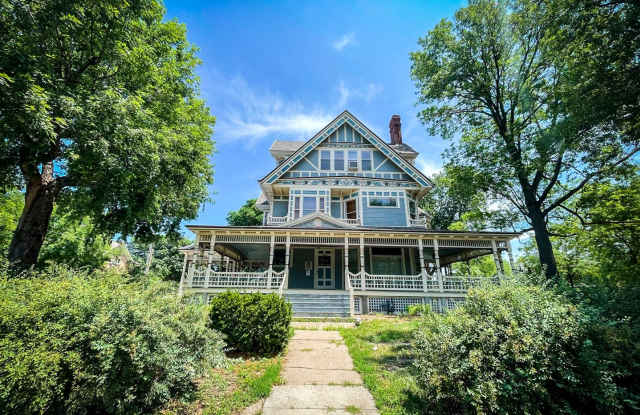 Experience Timeless Elegance at the Hurlbut-Yates House in Lincoln, Nebraska! - 8 Bedrooms, 7 Bathrooms photos photos