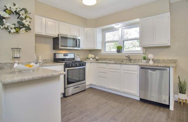 6904 Yorkston Street Gallery 1
