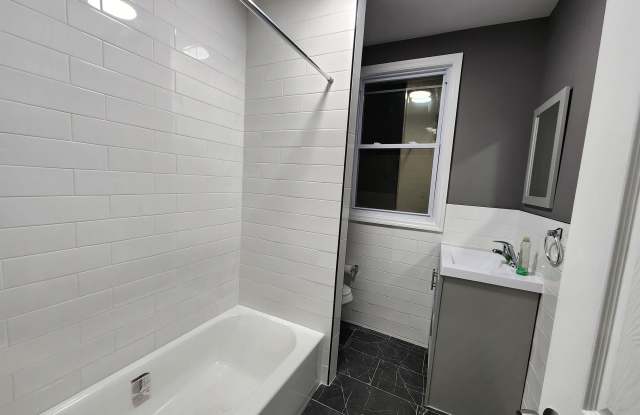 22 Davis Avenue - 1 Gallery 2