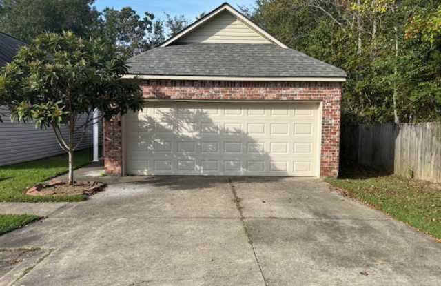 Nice 3 bedroom 2 bath home in Baton Rouge, La. - 15085 Banff Court, East Baton Rouge County, LA 70819