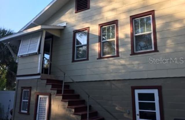 1175 25TH AVENUE N - 1175 25th Avenue North, St. Petersburg, FL 33704