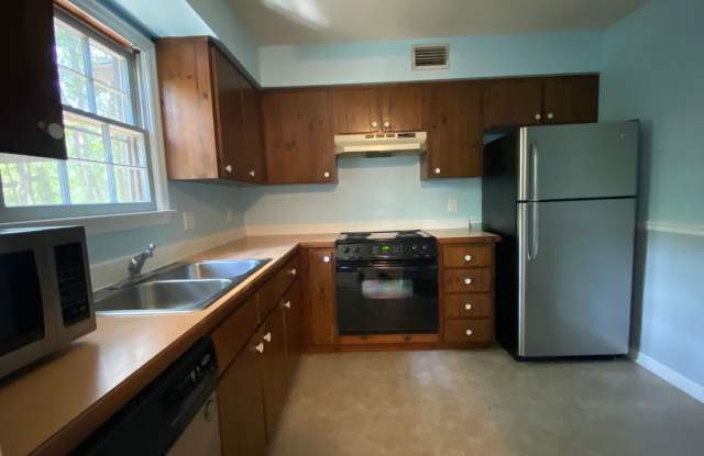 Charming 2-Bedroom Home in Quail Court at Haile Plantation Gallery 4