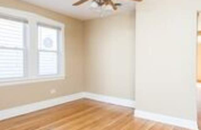 4102 North Claremont Avenue Gallery 3