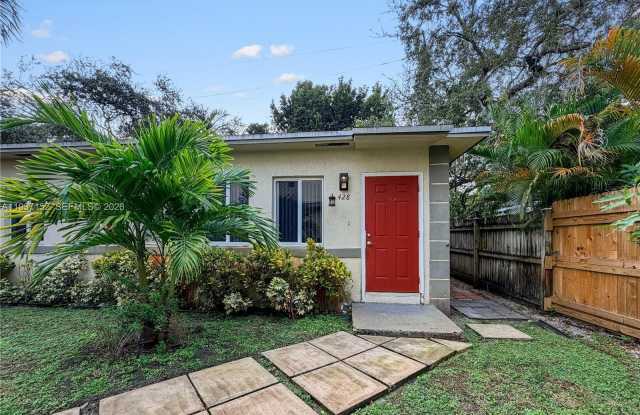 426 NE 77th St photos photos