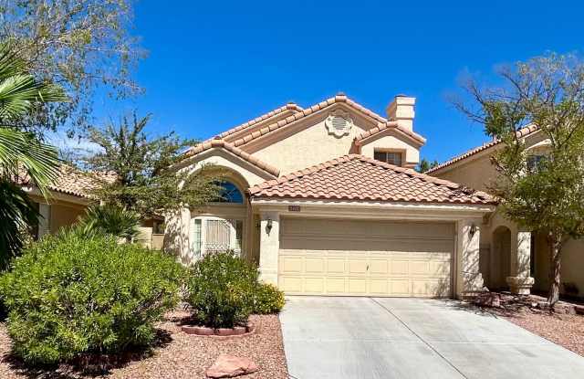 3/BD 3/BA Traditional Gem with Dual Living Areas  Pool photos photos