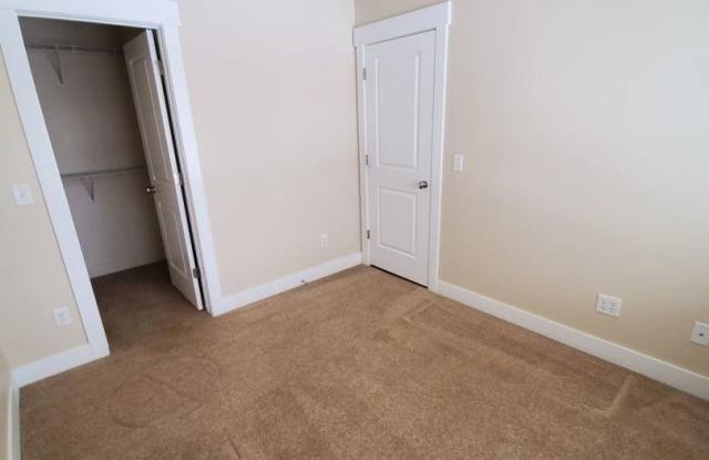 1049 Quarry View Way photos photos