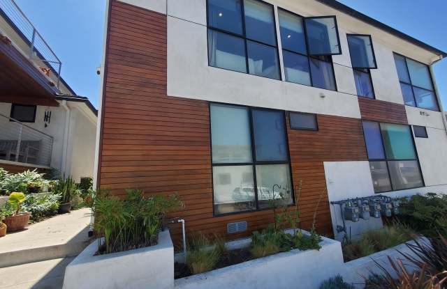 1542 Manhattan Avenue photos photos