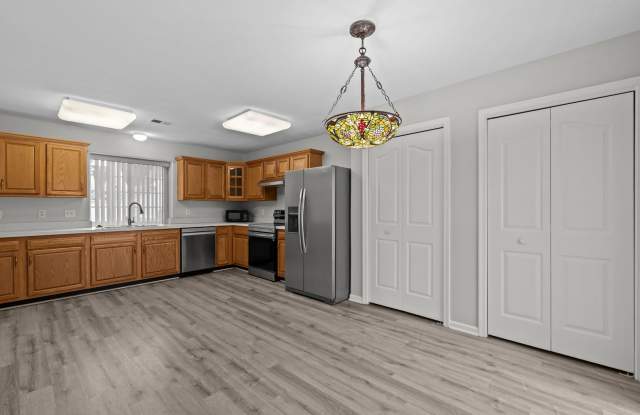 Pond View Condo with Pool Access & Prime Location! Gallery 4