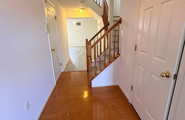5809 MERCANTILE Drive W Gallery 2