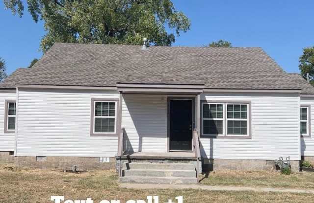 536 E Ute St photos photos