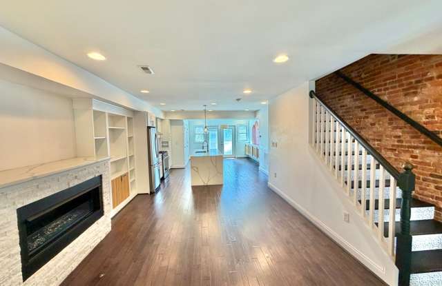 Precious Petworth Modern Renovated 4 Bedroom 3.5 Bath Townhome with Parking Gallery 4