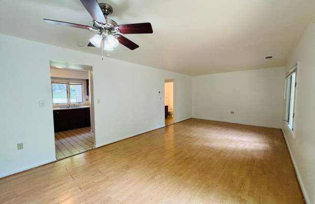 3 Bedroom 2.5 Bath Townhouse Gallery 4