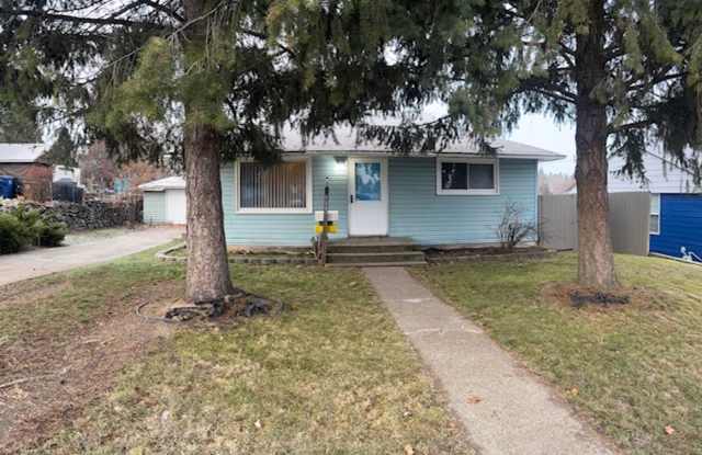 $1,950 / - 1800ft2 - Shadle 4Bedroom house #1511 6003 N Belt, Spokane Wa. 99205 - 6003 North Belt Street, Spokane, WA 99205