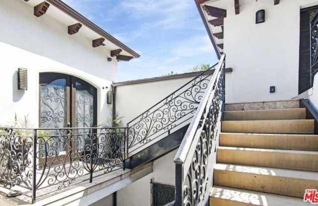 4008 SUMAC Drive - 4008 N Sumac Dr, Los Angeles, CA 91403