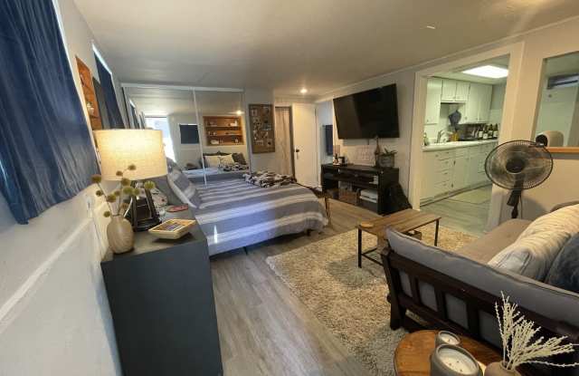 4725 Coronado Avenue Gallery 3