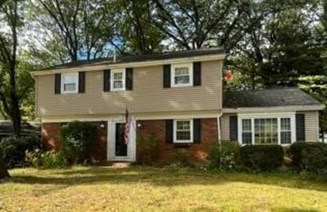 13 Burning Bush Boulevard - 13 Burning Bush Boulevard, Country Knolls, NY 12019