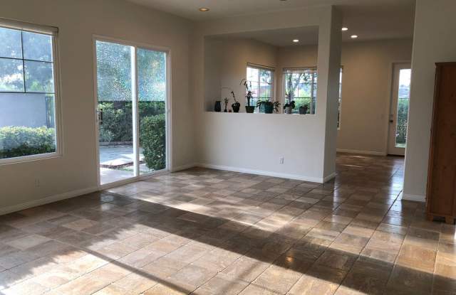 7 Yale Ct. Gallery 3