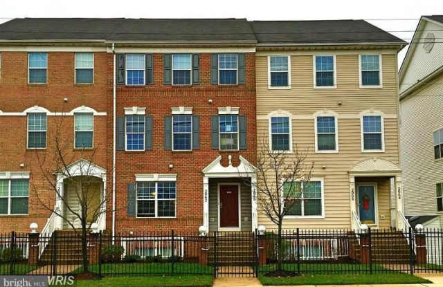 2060 UNIVERSITY Boulevard W unit: 6 photos photos