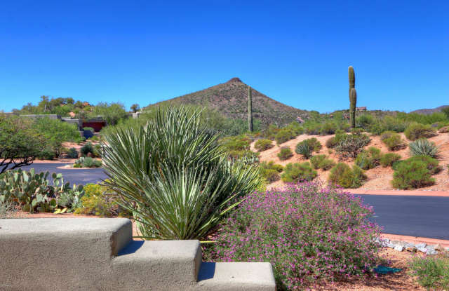 10103 E GRAYTHORN Drive Gallery 3