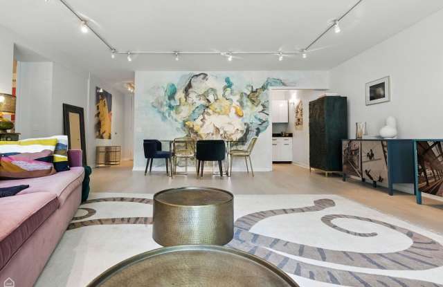 900 N Lake Shore Drive Gallery 2