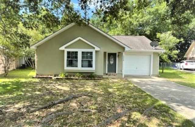 Ocean Springs home with convenient location! photos photos
