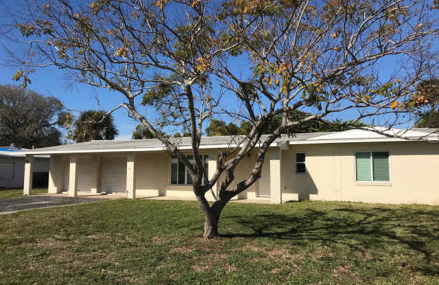 132 W Suwannee Lane - 132 West Suwannee Lane, Cocoa Beach, FL 32931