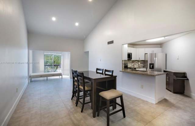 9437 Fontainebleau Blvd - 9437 Fontainebleau Boulevard, Fountainebleau, FL 33172 9437 Fontainebleau Blvd - 9437 Fontainebleau Boulevard, Fountainebleau, FL 33172