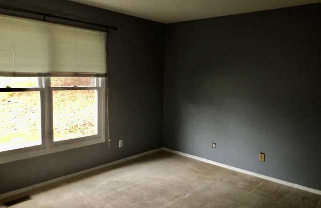 3911 S Laurel Court Gallery 3