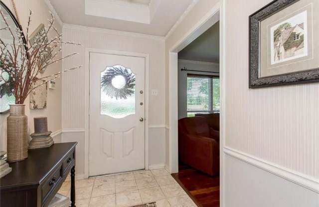 7446 Foxworth Drive Gallery 4