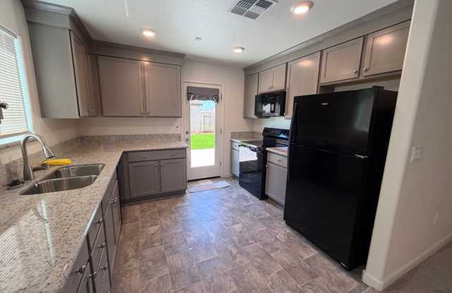 Beautiful Brand-New home for rent in Corcoran Gallery 4
