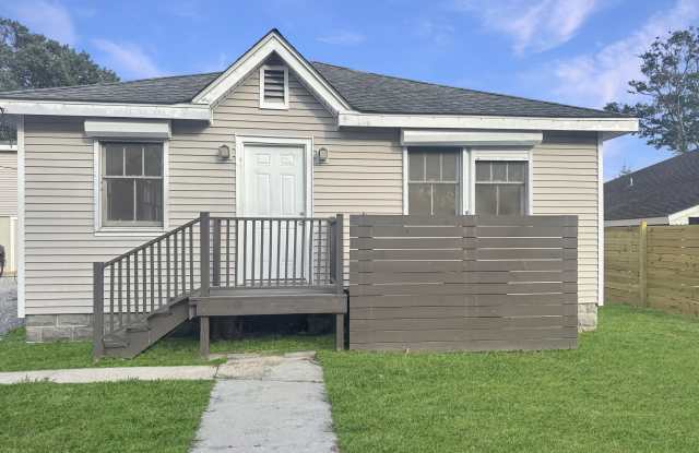 413 Pailet Avenue - 413 Pailet Avenue, Harvey, LA 70058