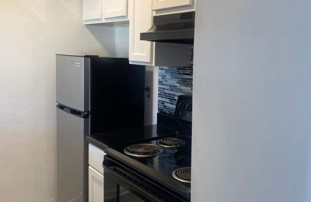 SPACIOUS ONE BEDROOM NEAR BOTANICAL GARDENS Gallery 3