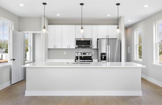 2028 Arbutus Avenue photos photos