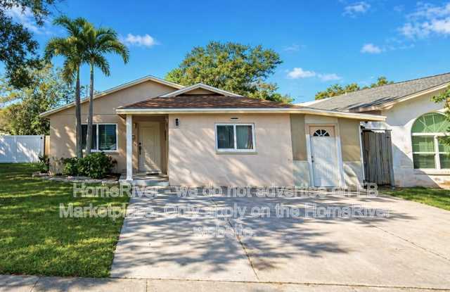 7154 63rd St N photos photos