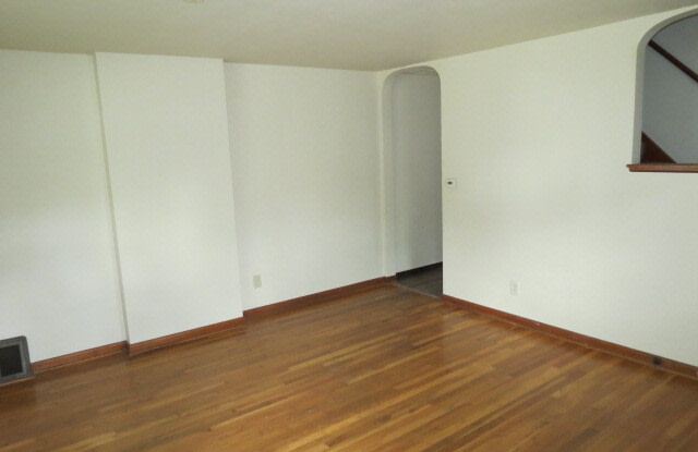 186 College Street Gallery 3