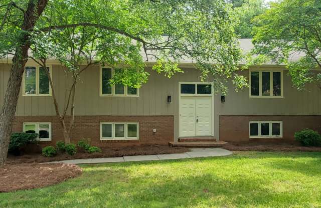 4 Bedroom 3 Bathroom House photos photos
