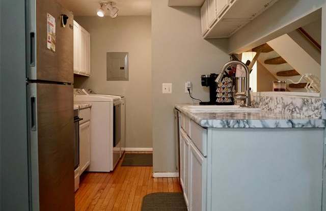 3133 SUNNYSIDE Court Gallery 3