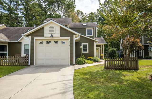 504 Cedarwood Village - 504 Cedarwood Village, Carteret County, NC 28557