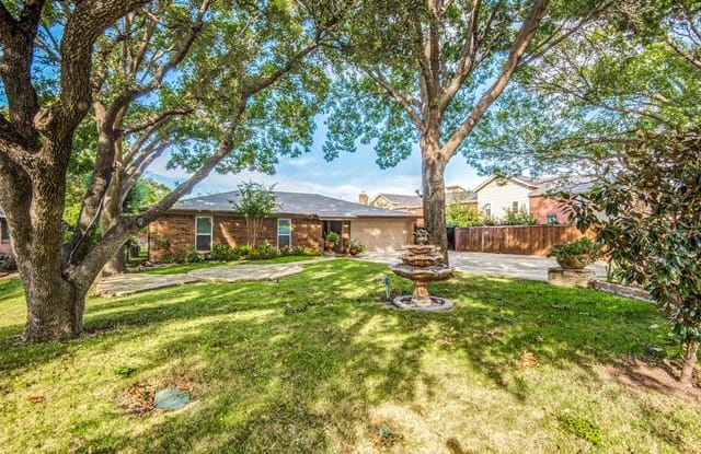 917 E Worth Street - 917 East Worth Street, Grapevine, TX 76051