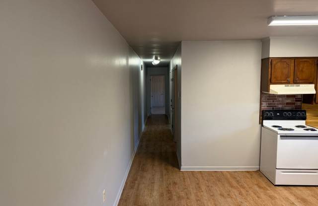 2 Bed 1 Bath Duplex Gallery 4