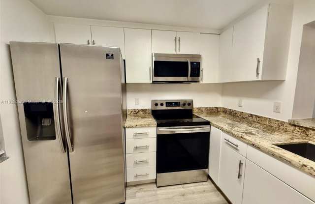 311 SE 3rd St photos photos