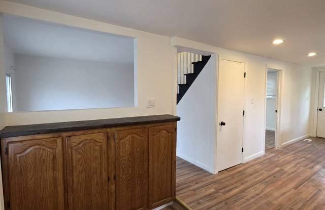 784 Howe Avenue Gallery 4